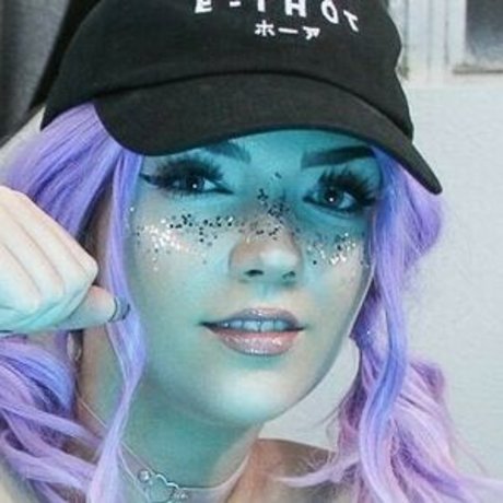 deeLazee schauspielerin hübsche bilder