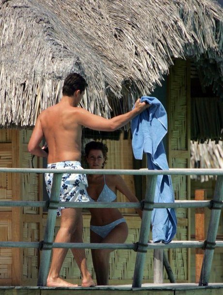 Natasha Kaplinsky hd fotos