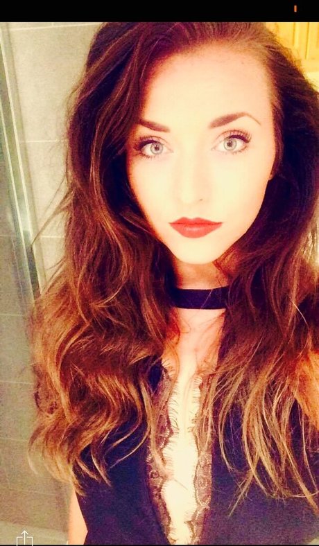 Charis Lister exklusive sexy foto