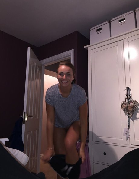 Charis Lister heiße nacktheit bild