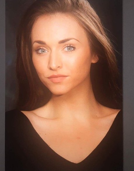 Charis Lister sexy porno bilder