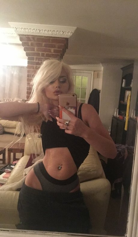 Romanie Smith hd sex galerie