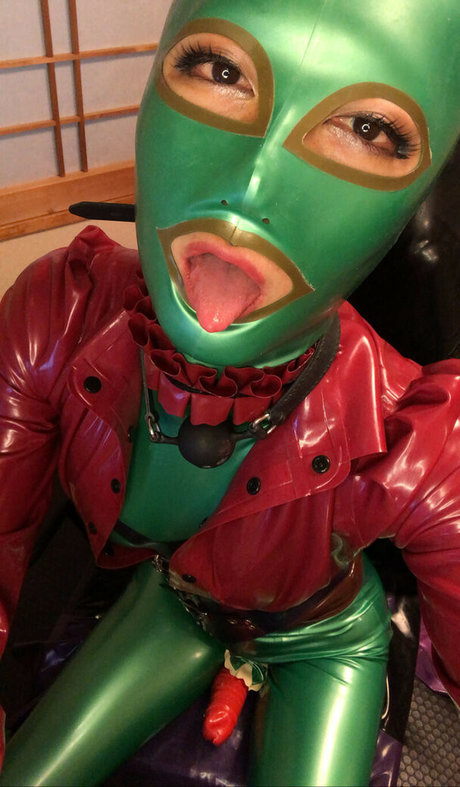 Rumi Rubber nackt sex bild