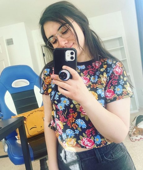 ShiningEdith model top foto