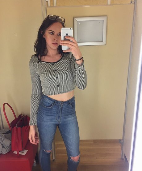 caylie beste nacktheit archiv