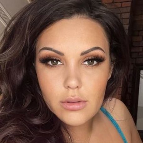 Charlotte Oxford top nacktheit bild