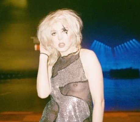 Izzy Phillips pornostar sexy foto