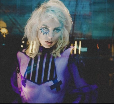 Izzy Phillips top pornographische bild