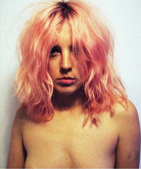 Izzy Phillips kunst top bilder