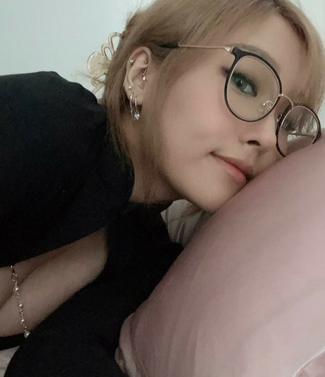 YoonHyoonAikuros sexy exklusive bilder