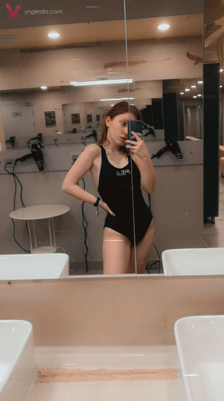 zierliche asiatische onlyfans kunst sex bilder