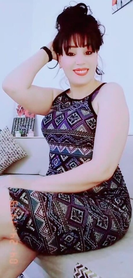 Aida Saad sexy hd galerien