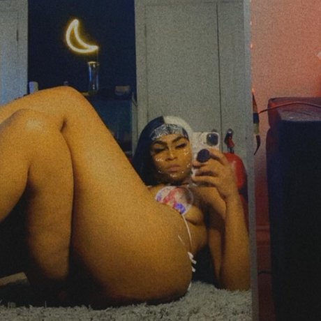 Tenuzen erwachsene hübsche bilder