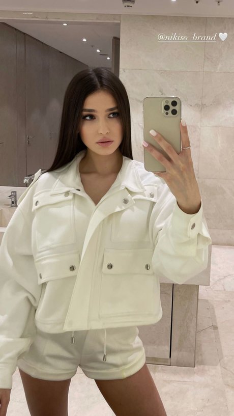 Alexandra Zavrazzhnova schöne nacktheit galerien