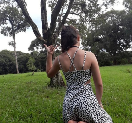 Friend s Pretty Feet Bilder