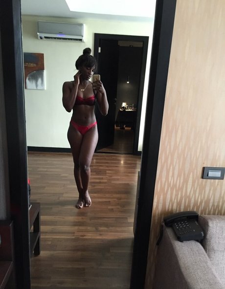 Dnay Baptiste porno nackte foto