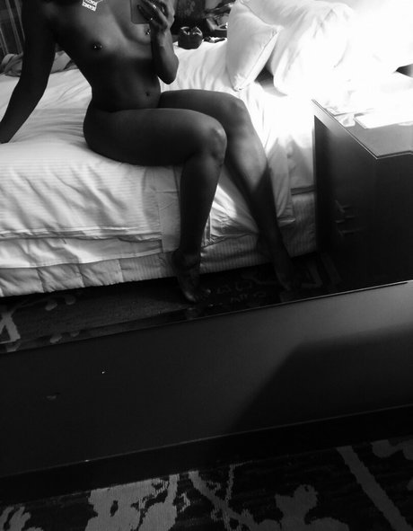 Dnay Baptiste schauspielerin pornografische foto