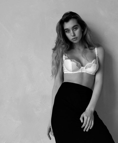 Diana Pozhidaeva porno sexy bild