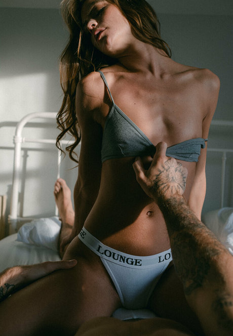 Hannah Peltier nackt schöne galerie