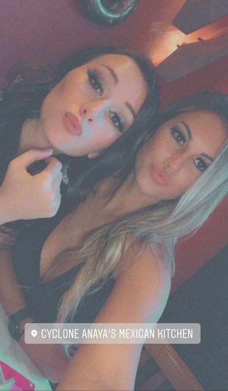 Kayla Lynne Hilton xxx top bild