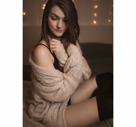 Lumenti nackt akt bild