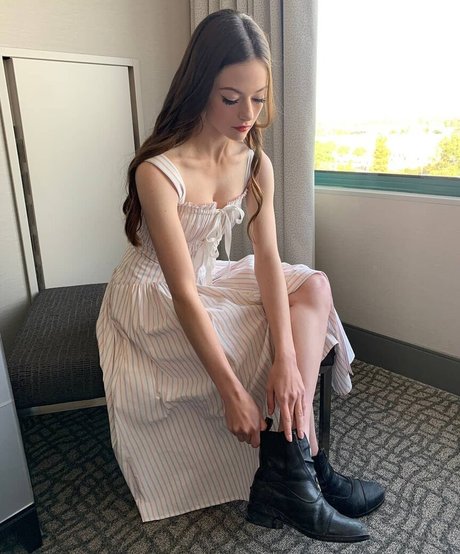 Mackenzie Foy porno schöne foto