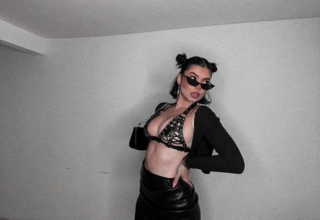 Alison Estrada top foto