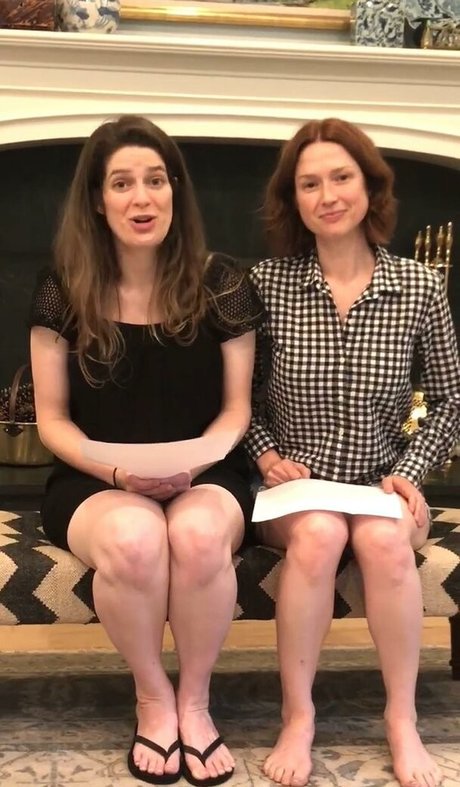 Ellie Kemper exklusive akt bild