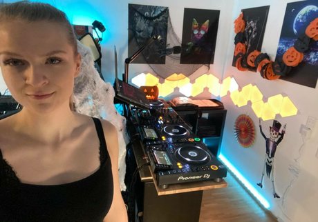 Sintica perfekte nacktheit bilder