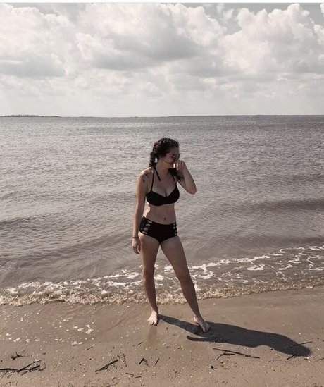 Noah Ivy hübsche erotische bilder