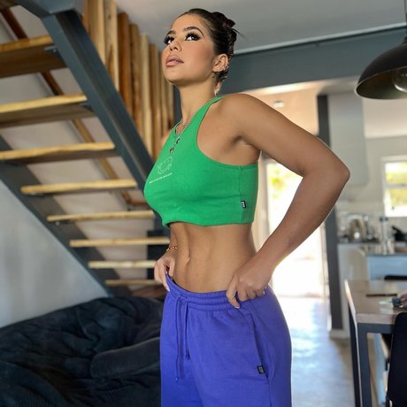 sehr dünne onlyfans hübsche heiße bild