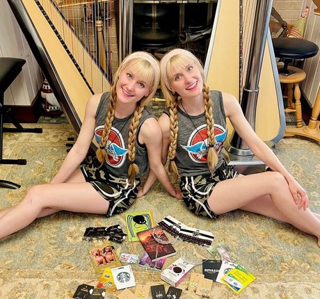 Camille And Kennerly hübsche akt fotos