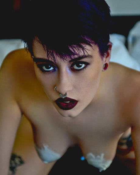 Amethyst queen19 perfekte erwachsene galerie