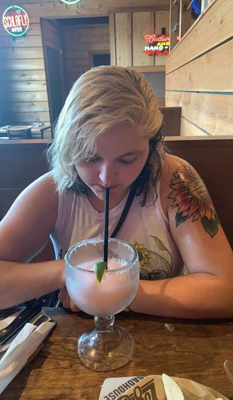 katiebugkitty122 hd erwachsene bild