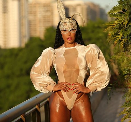 brünette lehrerin onlyfans schöne nackte galerie