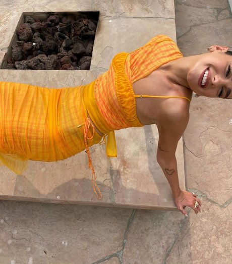 influencer-onlyfans freie nackt galerie