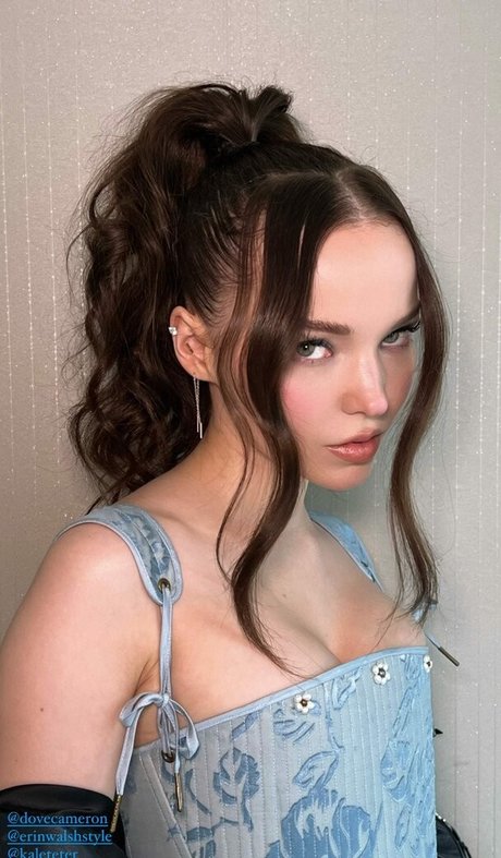 Dove Cameron schöne hd galerie