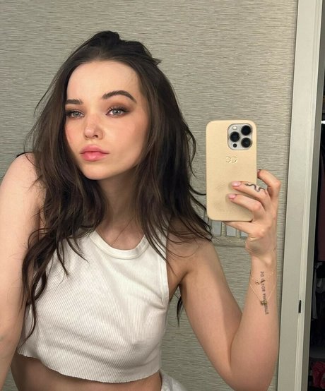 Dove Cameron Bilder