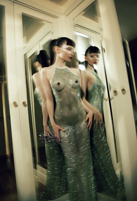 Dove Cameron erotische porno galerie