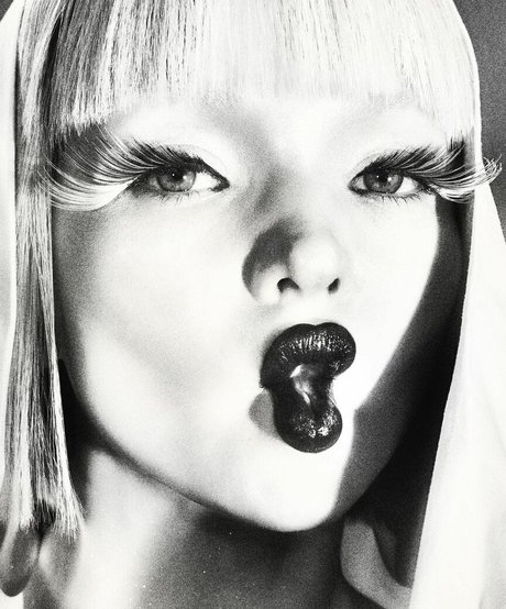 Dove Cameron erwachsene exklusive galerien