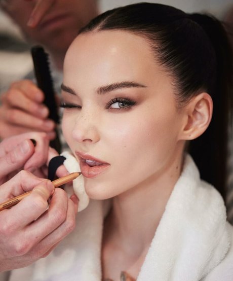 Dove Cameron erotische kostenlose archiv