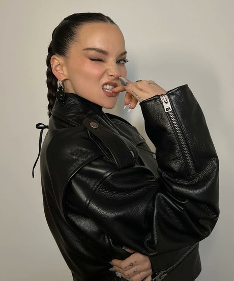 Dove Cameron exklusive nackten bild