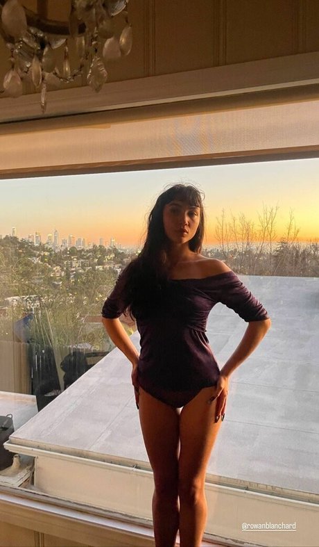 Rowan Blanchard sexy kunst archiv