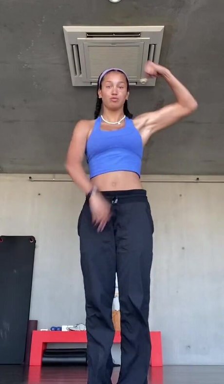 Sofia Wylie sexy erotische foto