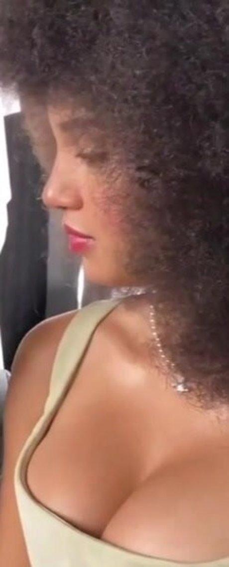 Sofia Wylie pornostar heiße foto