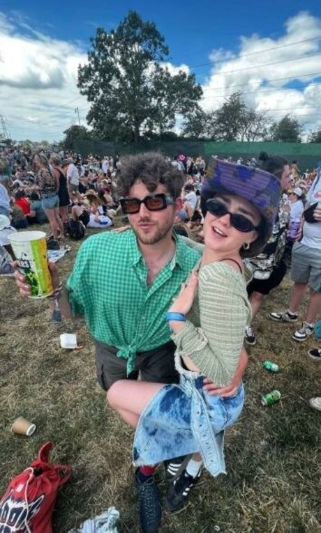 Maisie Williams xxx pornostar bild