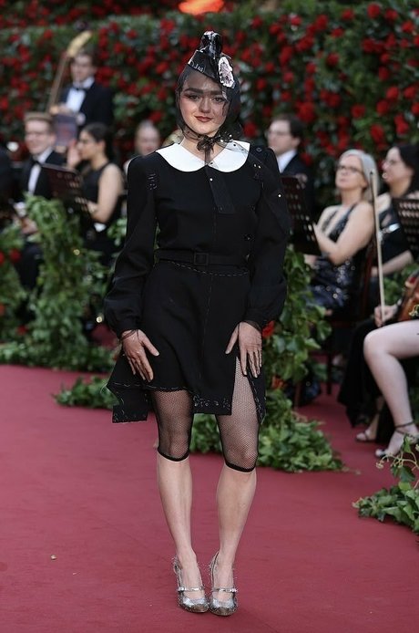 Maisie Williams hübsche nackten fotos