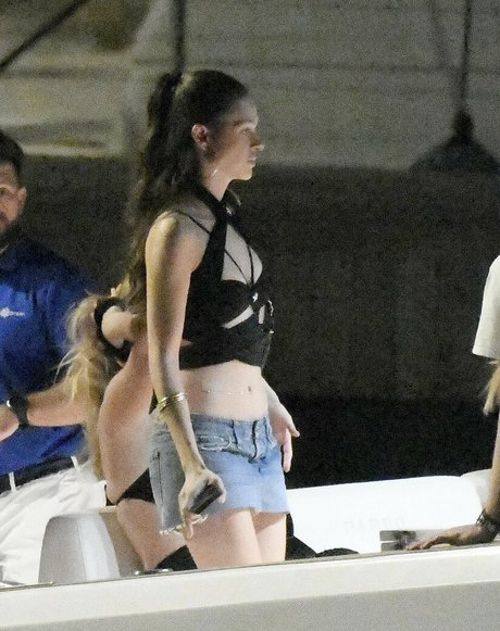 Nicola Peltz nacktheit schöne archiv