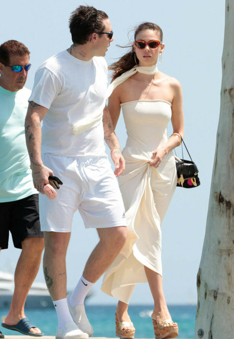 Nicola Peltz schöne hd archiv