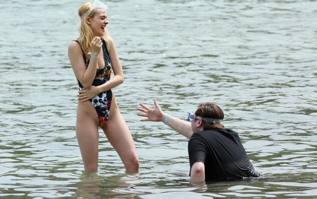 Nicola Peltz erwachsene exklusive archiv